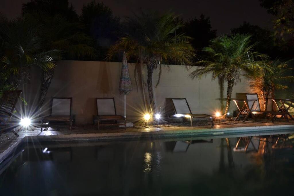 Daisy St -One Bedroom Apartment Johannesburg Esterno foto