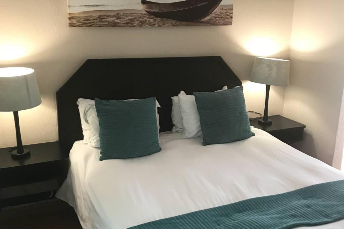 Daisy St -One Bedroom Apartment Johannesburg Esterno foto