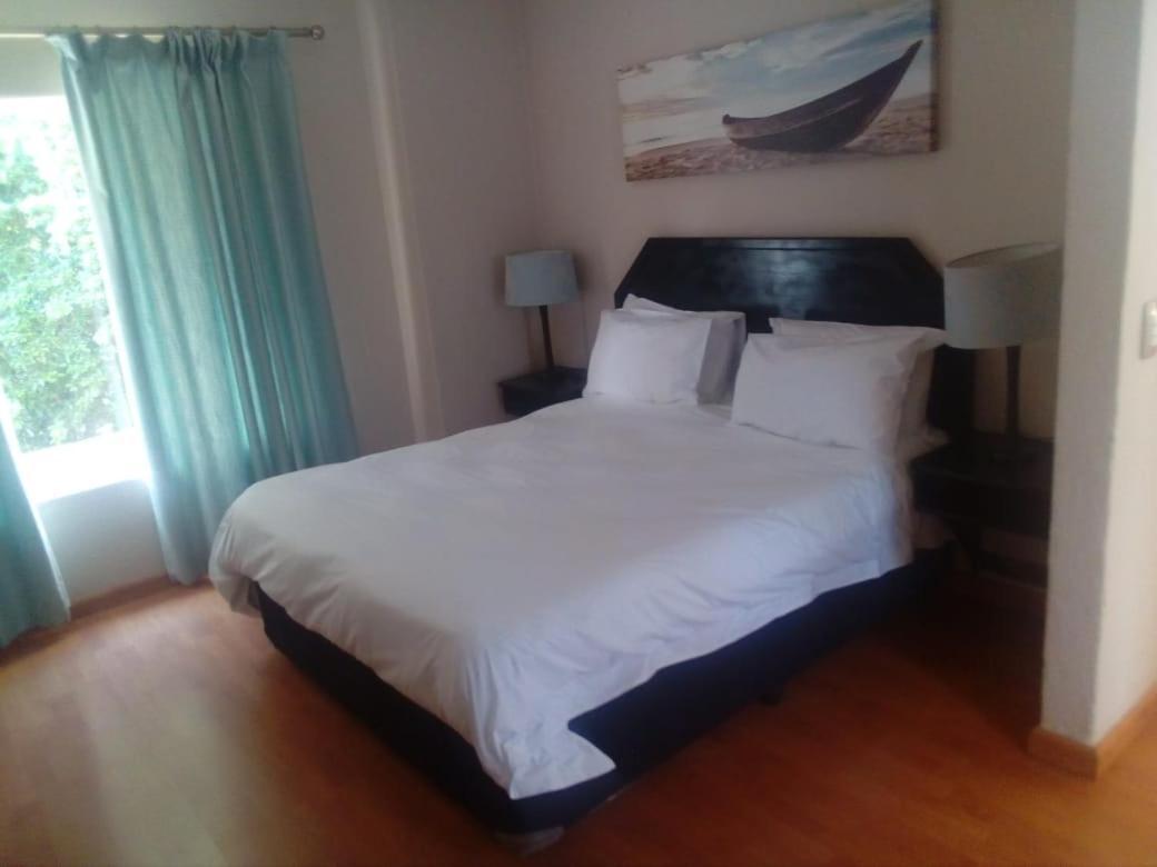 Daisy St -One Bedroom Apartment Johannesburg Esterno foto